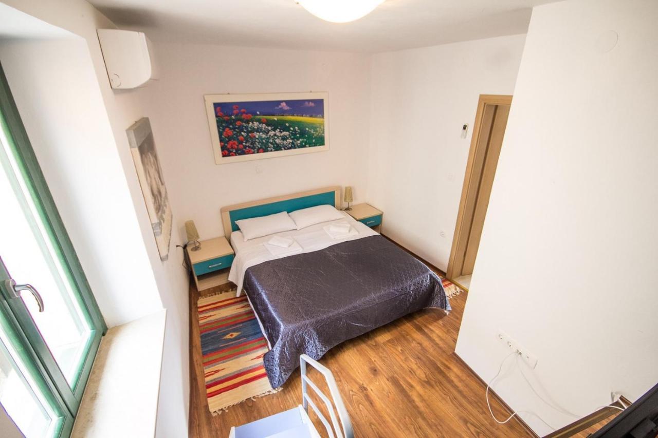 Apartment Center, Seafront With Terrace In
